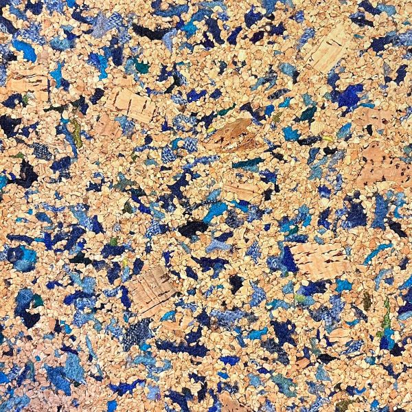Burel Cork kamštinė sienų danga, Oceans Deep spalva – mėlyni vilnos pluoštai kamštyje